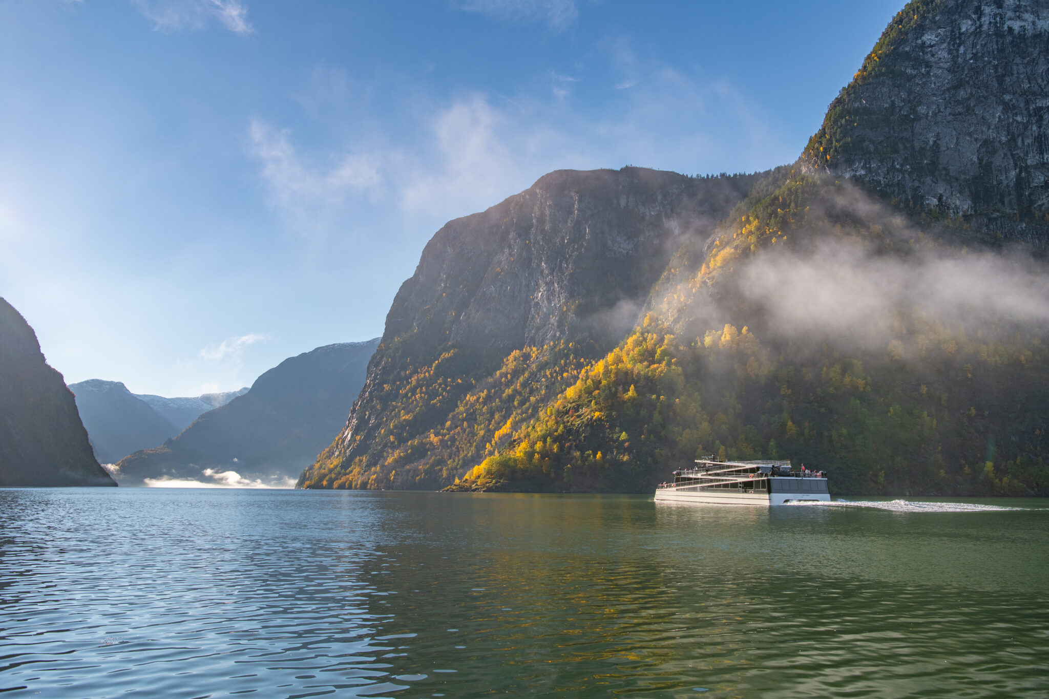 Autumn naeroyfjorden future fjord fjordcruise sverrehjornevik 18172